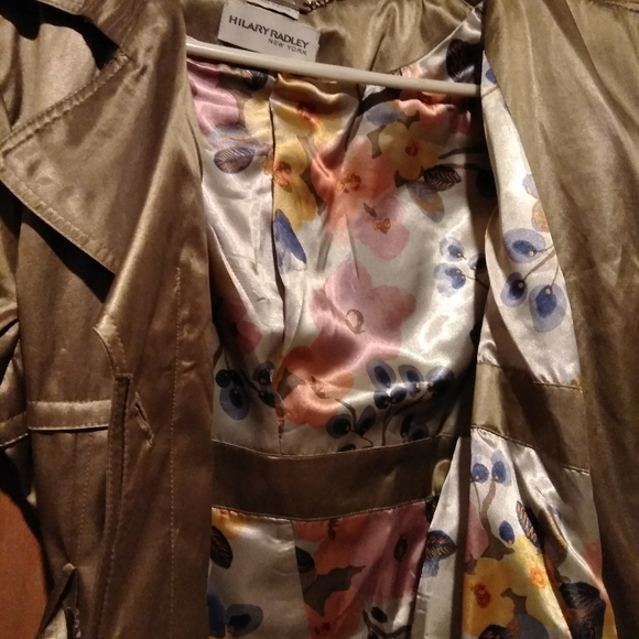 Coat - Picture 3 of 4